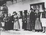 Photographer unidentified, Bartók recording Slovak folk songs at Zobordarázs, 1907