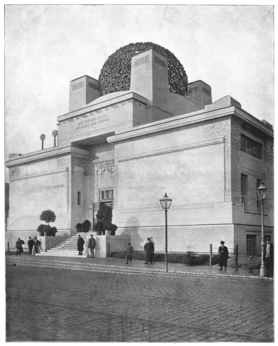 Joseph Maria Olbrich’s Secession building, photographed around 1900. Its gilded dome rose above the entrance to a glass-roofed exhibition hall.